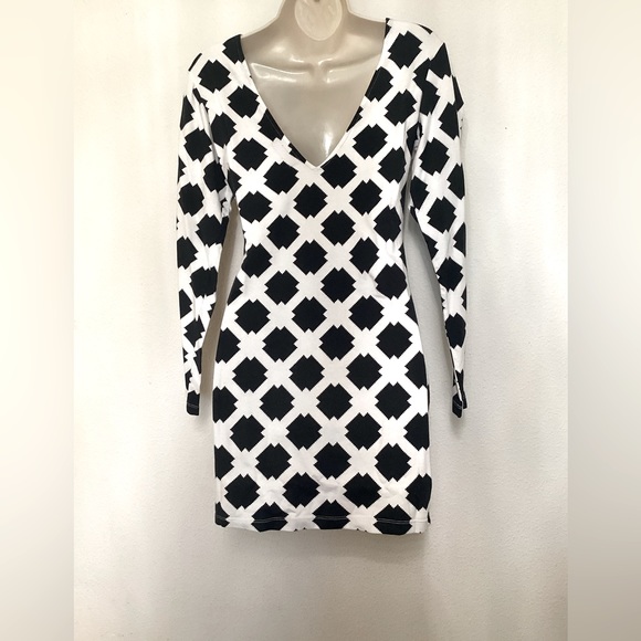 Motel Rock | size: M | color: white and black dress - Picture 8 of 8